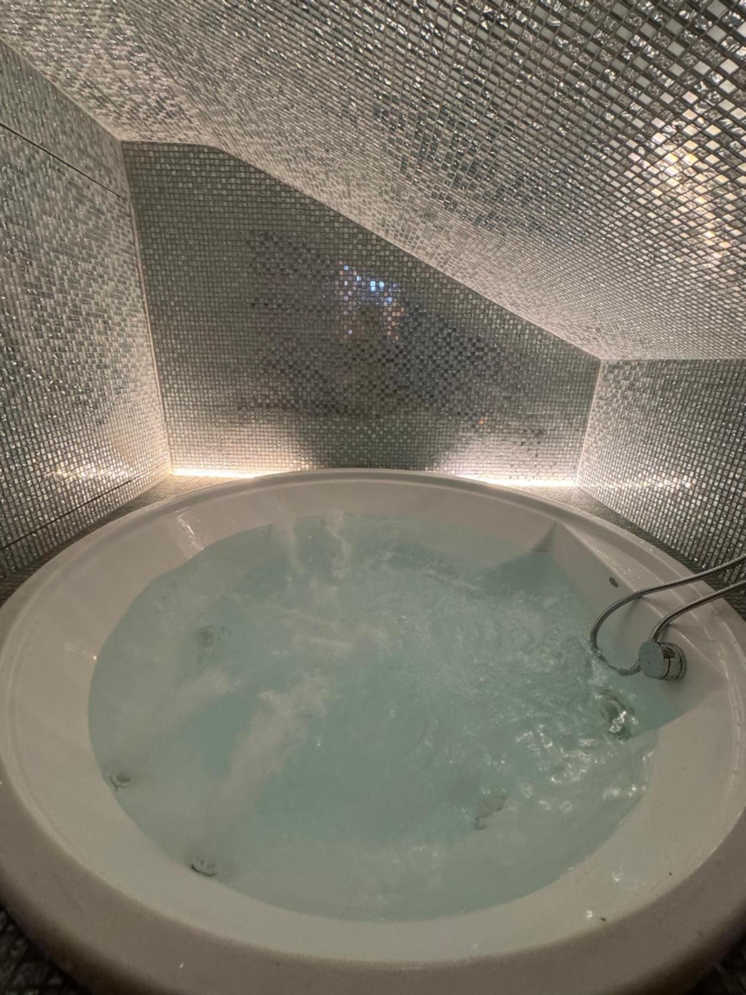Isola Suites ميلان المظهر الخارجي الصورة